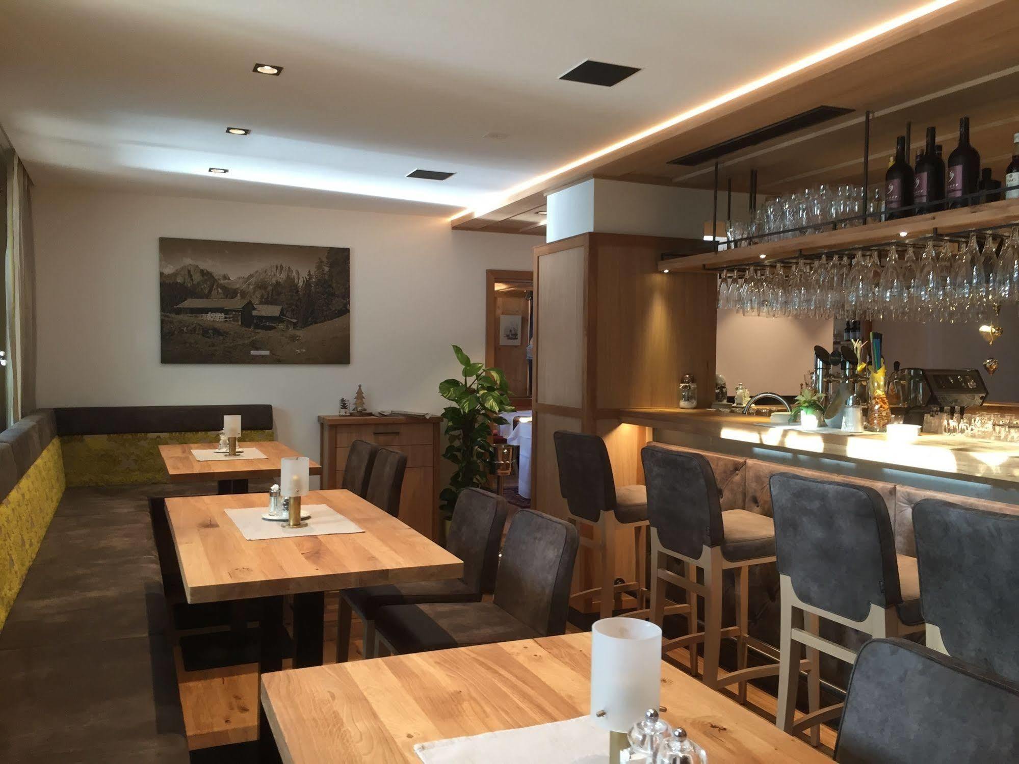 Hotel Moarhof Lienz Exteriör bild